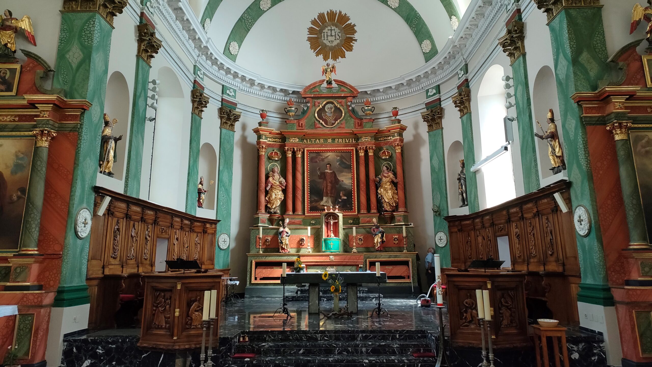 Motorized projection screen - GP Screen - ROTOSCREEN - 160cm to 300cm - Various surfaces available - Designed for places of worship - Image 2